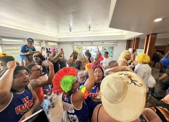 VÍDEO: Prefeito reforça que “gabinete é do povo” e celebra tradição das Perdidas no Carnaval de Matozinhos