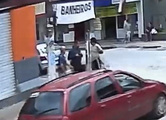 VÍDEO: Prefeitura de Pedro Leopoldo esclarece boato sobre ação de fiscais em venda de pequi no Centro