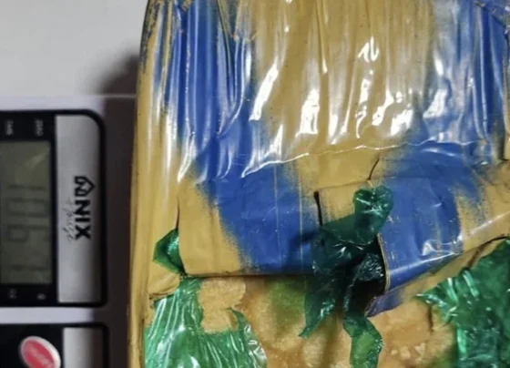 1 kg de crack e porções de drogas são apreendidos após perseguição policial em Matozinhos