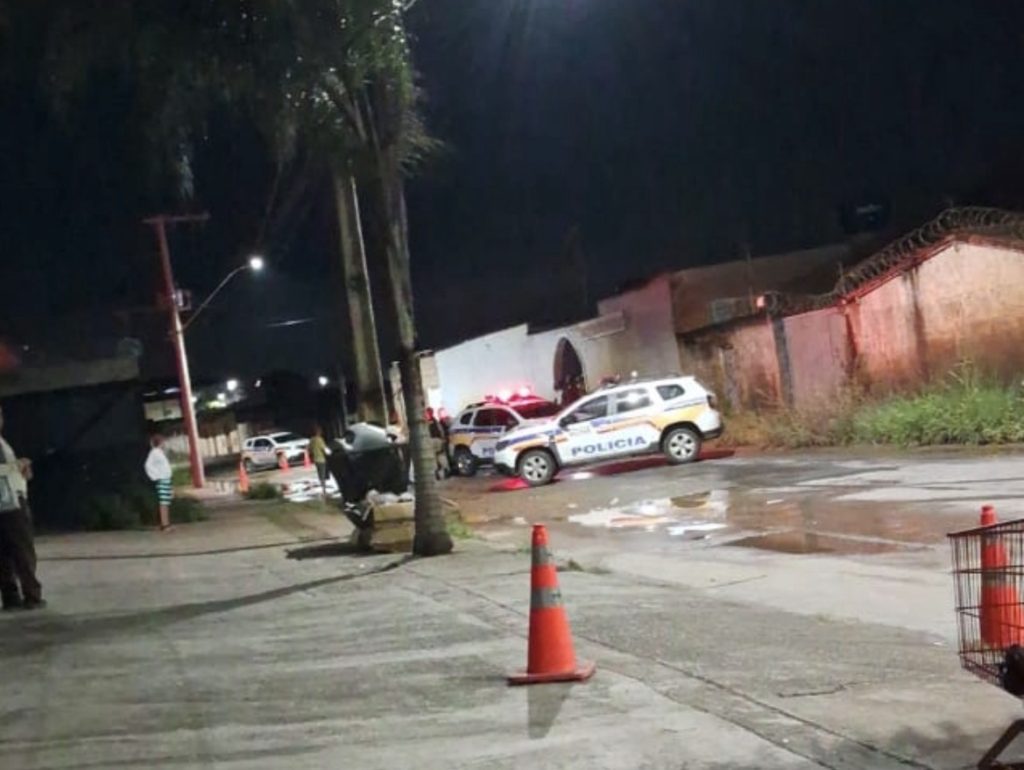 Carro é alvo de diversos tiros e deixa vítima fatal na região norte de Pedro Leopoldo