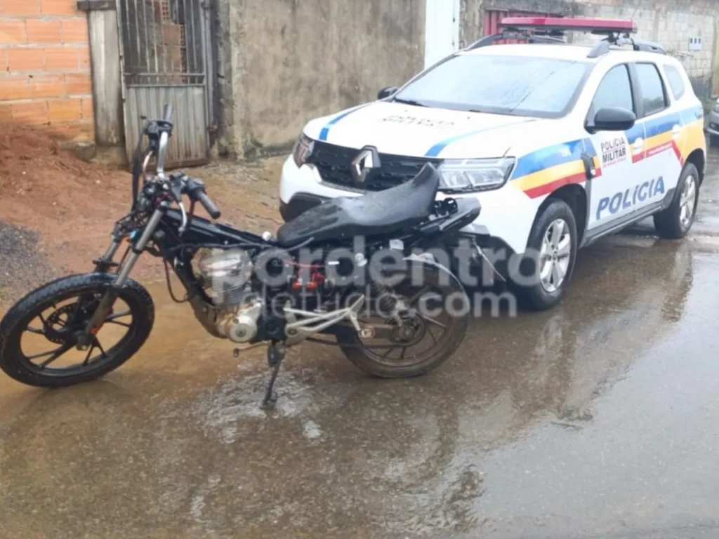 Motocicleta furtada é encontrada parcialmente desmontada em casa em Pedro Leopoldo