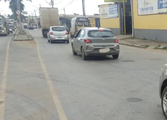 Motociclista fica ferido após colisão com caminhão em cruzamento de Matozinhos
