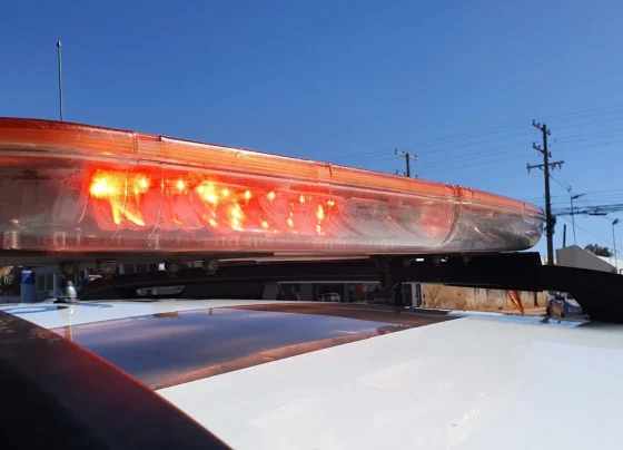 Pedra arremessada atinge carro e causa prejuízo em Matozinhos