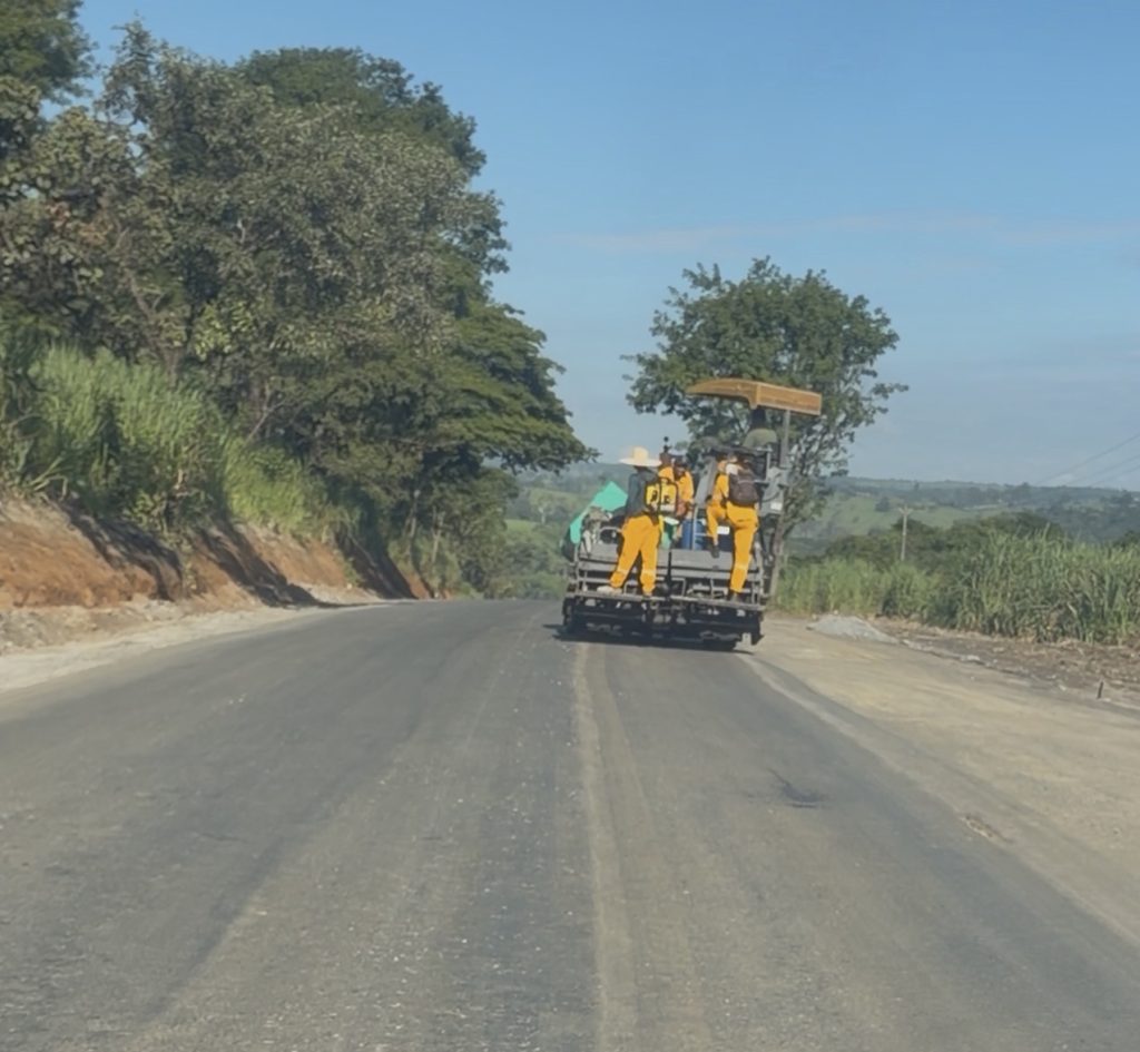 VÍDEO: Obras avançam na estrada que liga a MG-424 à CSN em Pedro Leopoldo