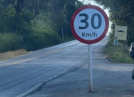 Acidente com três veículos deixa dois feridos na MG-424, em Matozinhos