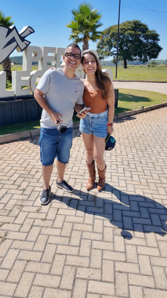 Bel Costa destaca emoção de participar do Pedro Leopoldo Rodeio Show e promete espetáculo inédito