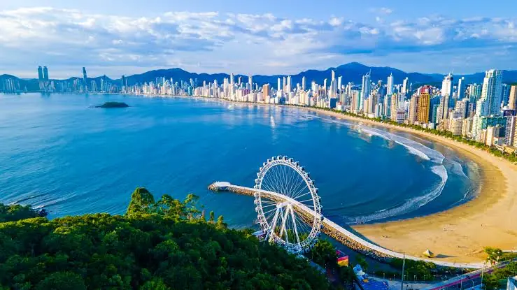 Compra de R$ 500 em cidade turística surpreende moradora de Pedro Leopoldo que nunca viajou ao local