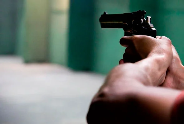 Dupla assalta bar e leva dinheiro e celular no bairro Cidade Nova, em Sete Lagoas