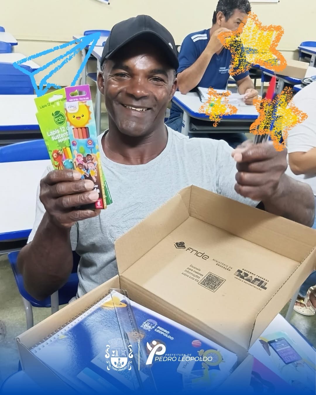 Entrega de kits escolares para alunos da EJA reforça incentivo à educação em Pedro Leopoldo