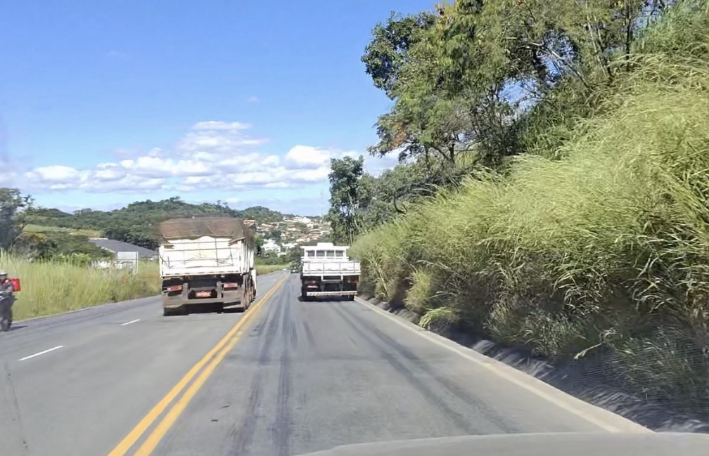 FLAGRANTE: Caminhão ultrapassa em local proibido e em trecho de vários acidentes na MG-424