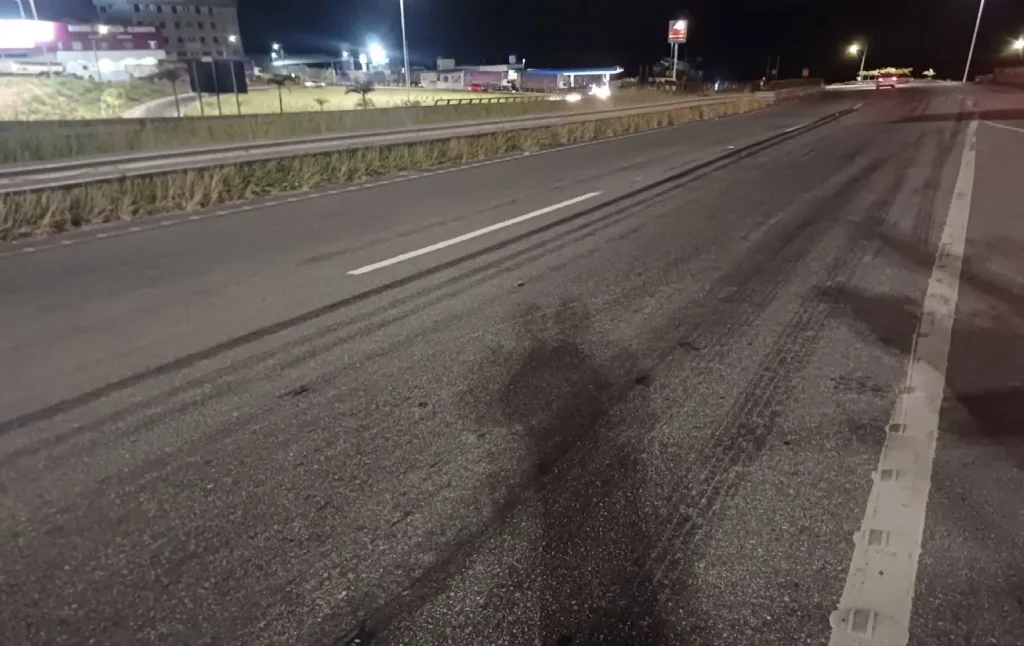 Motociclista fica ferido após atropelar animal na MG-424