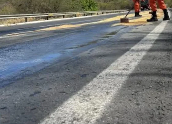 Motociclista fica ferido após derrapar em rodovia na MG-424