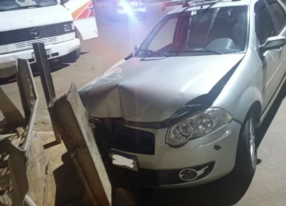 Motorista fica ferido após acidente envolvendo caminhão em Pedro Leopoldo