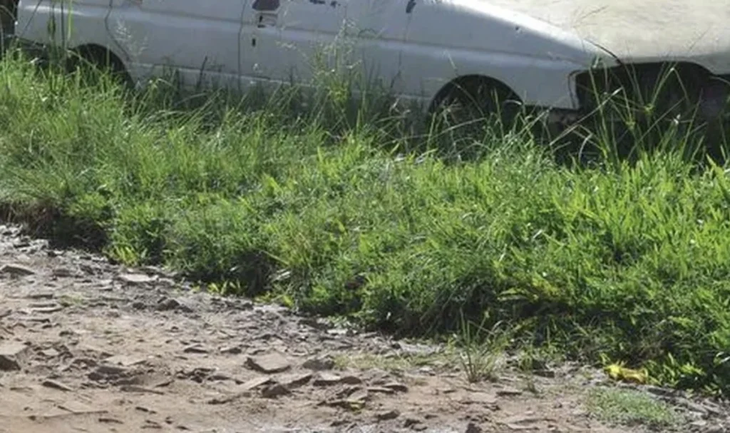 Pedro Leopoldo remove veículos abandonados e alerta para risco à saúde pública