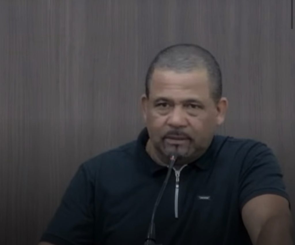 VÍDEO : “Alô, Copasa, socorre nós”: vereador relata falta d’água e ação com caminhão-pipa em Matozinhos