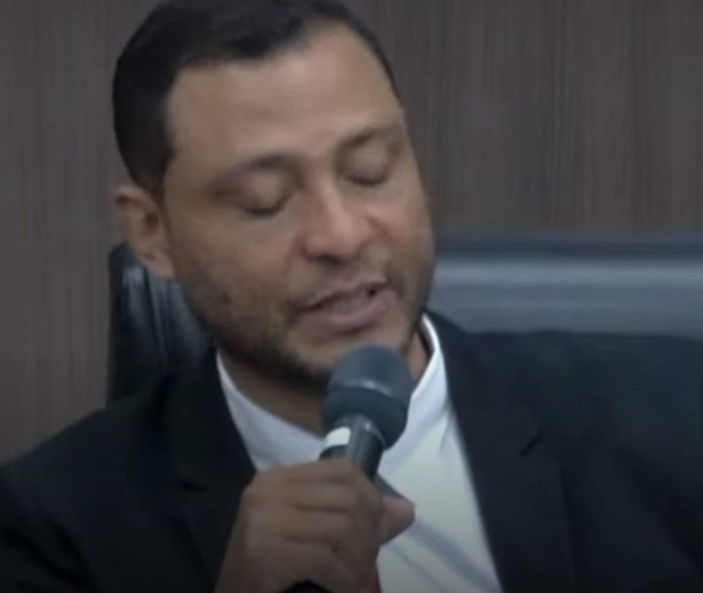 VÍDEO: Vereador Emanuel Oba cobra melhorias e cita pedido de iluminação em LED na Avenida Central