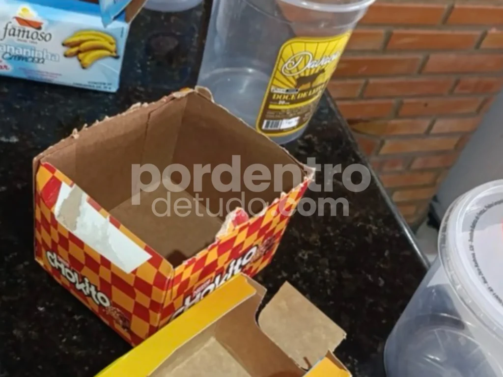 Criminoso invade restaurante, furta carnes, dinheiro e destrói carro no Centro de Pedro Leopoldo