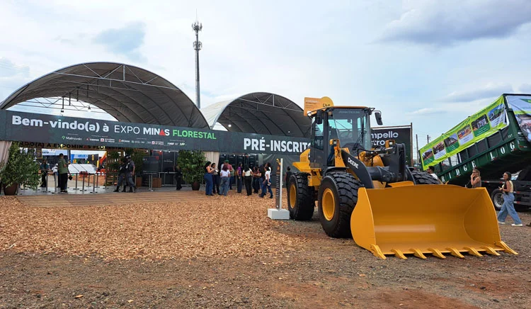 Expo Minas Florestal reúne 7,4 mil visitantes e representantes de 14 países em Sete Lagoas