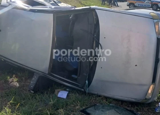 Homem fica ferido após colisão entre carros em Pedro Leopoldo