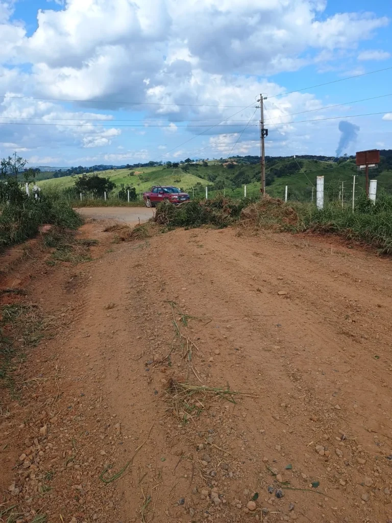 Moradores elogiam melhorias na Estrada do Cafezal após manutenção em Matozinhos