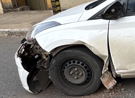 Motociclista fica ferido após bater em carro de aplicativo em Matozinhos