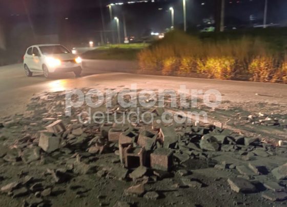 Motociclista sofre acidente após atingir blocos de concreto no trevo da CSN, em Pedro Leopoldo