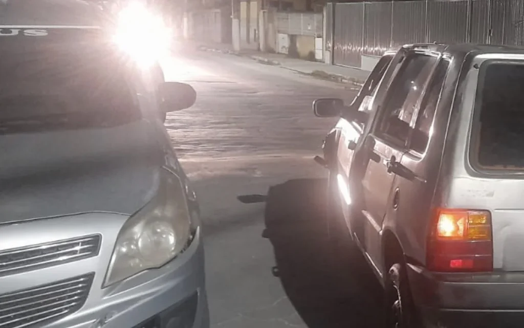 Motorista bate carro e tem veículo apreendido em Pedro Leopoldo