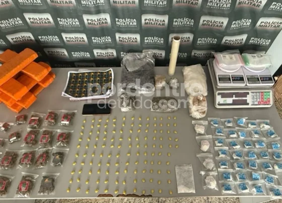 PM apreende 125 comprimidos de ecstasy e barras de maconha em casa com crianças em Sete Lagoas