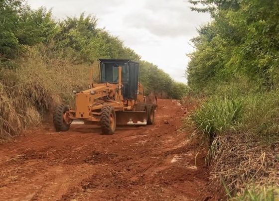 Prefeitura intensifica patrolamento e manutenção de estradas em Mocambeiro Matozinhos