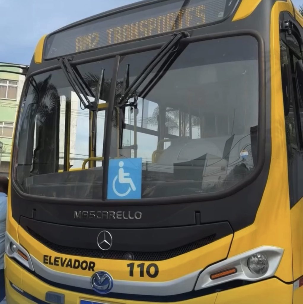 Quatro novos ônibus são entregues para o transporte coletivo de Matozinhos