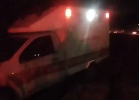 Ambulância capota na madrugada na MG-424 e mobiliza equipes de segurança