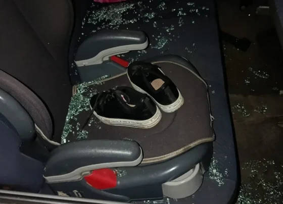 Criminoso quebra vidro de carro e furta mochila durante aula de natação em Pedro Leopoldo