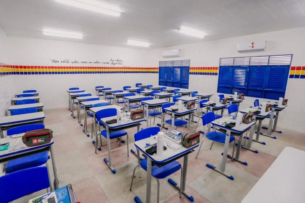 Estudante relata furto de blusa dentro de escola estadual em Sete Lagoas