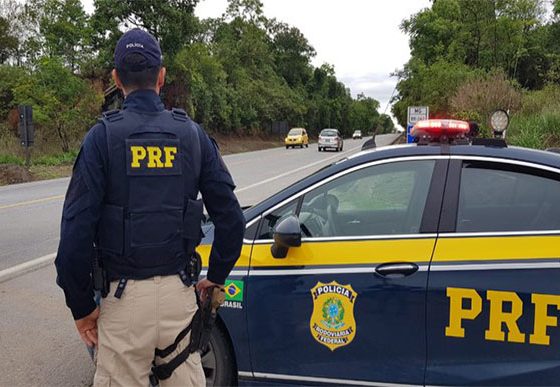 Homem é preso com caminhonete furtada e adulterada na BR-040, em Sete Lagoas