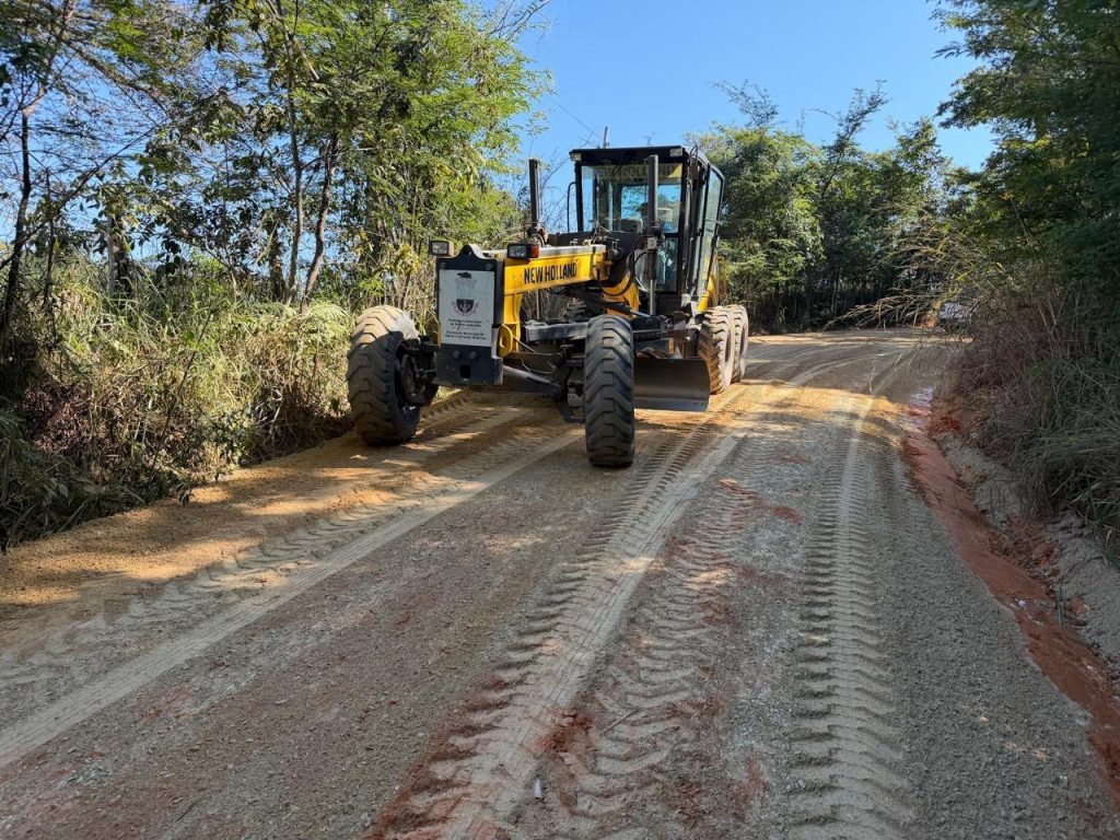 Prefeitura intensifica manutenção de estradas rurais e beneficia produtores em Pedro Leopoldo