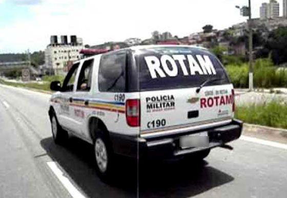 ROTAM prende três suspeitos e apreende três armas durante operação em Pedro Leopoldo