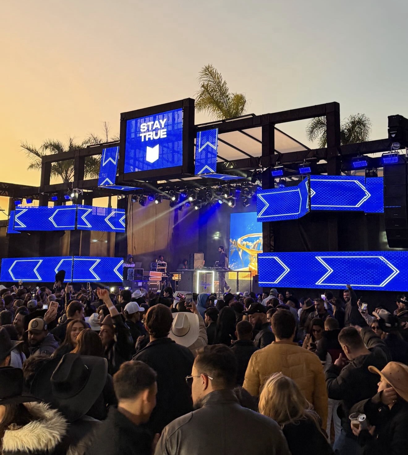 VÍDEO: Até o sol raiar: público segue em festa no after do Pedro Leopoldo Rodeio Show