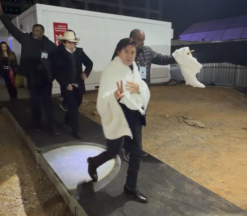 VÍDEO: Chitãozinho & Xororó deixam o palco após show emocionante no Pedro Leopoldo Rodeio Show