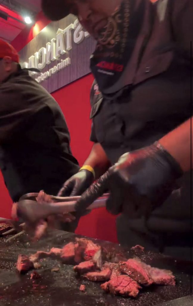 VÍDEO: Cleitão e Afonsinho dão show no churrasco do Camarote Brahma no Pedro Leopoldo Rodeio Show
