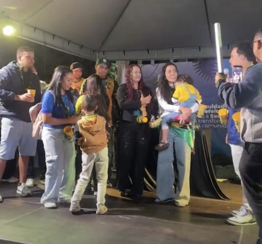 VÍDEO: Rua H, do bairro Central Park, vence concurso de ruas decoradas promovido pela Lira Imóveis em Pedro Leopoldo