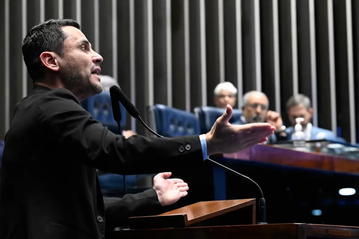 Cleitinho adia decisão sobre candidatura ao Governo de Minas para agosto