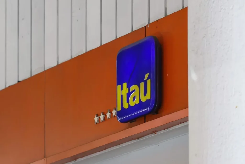 Fechamento de agências do Itaú no interior de Minas afeta servidores; Matozinhos está entre as cidades atingidas