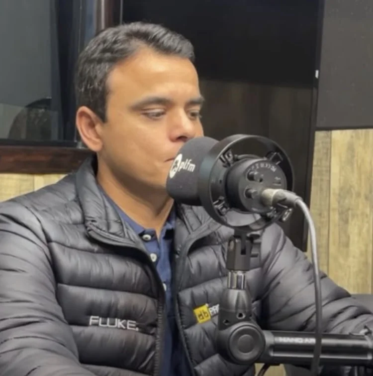 Prefeito de PL promete reforço no atendimento da Farmácia Municipal e reconhece problemas no sistema