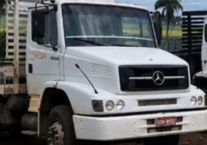 Caminhão é roubado durante a madrugada em Pedro Leopoldo