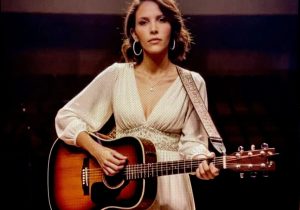 Cantora gospel matozinhense Júnia Soares compõe música para a maior Marcha para Jesus do Brasil