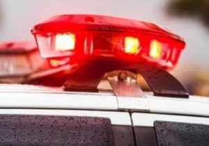 Ciclista é atropelada em rotatória de Sete Lagoas