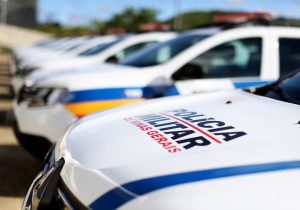 Fiat Uno roubado é recuperado pela PM em Matozinhos