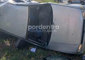 Homem fica ferido após colisão entre carros em Pedro Leopoldo