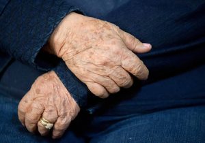Idosa perde mais de R$ 2 mil após golpe com falsa gerente bancária em Pedro Leopoldo