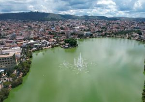 Menor é apreendido com arma e drogas em praça de Sete Lagoas
